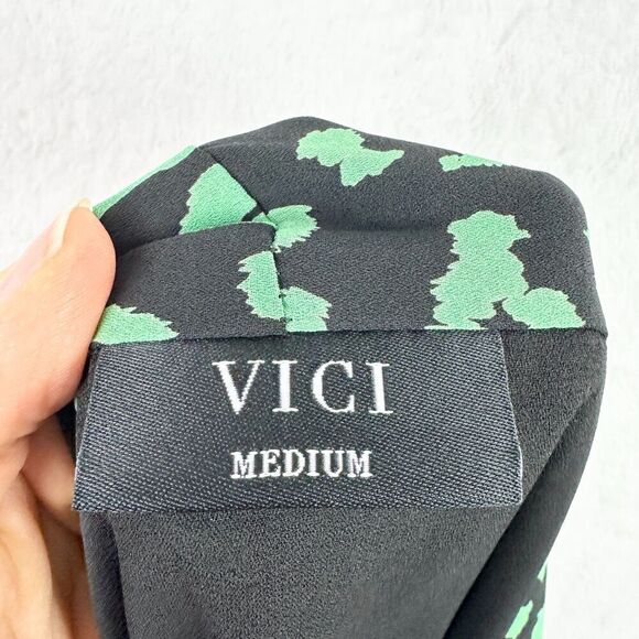 Vici Leopard Wrap Midi Skirt Size Medium Green Black - Picture 5 of 6